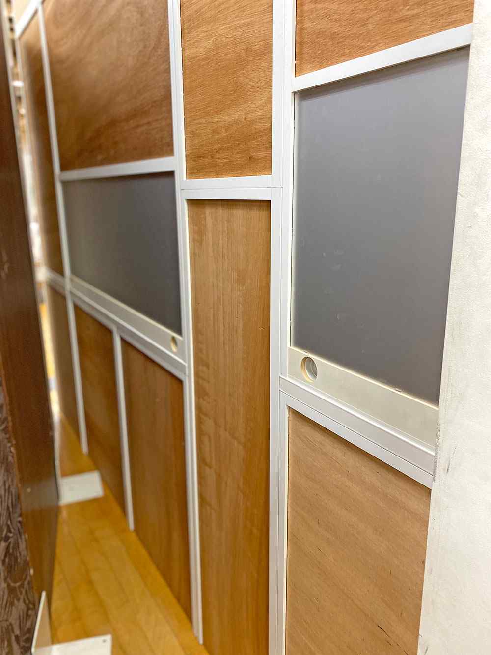 パモウナキッチンボードホルムアルデヒド、臭い