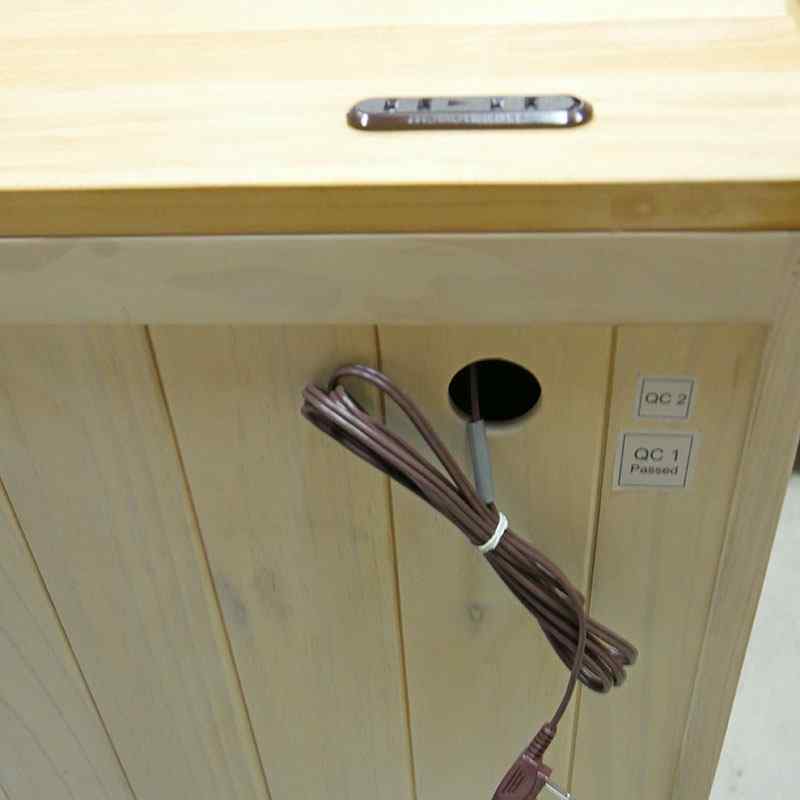 コンセント取付したパイン食器棚