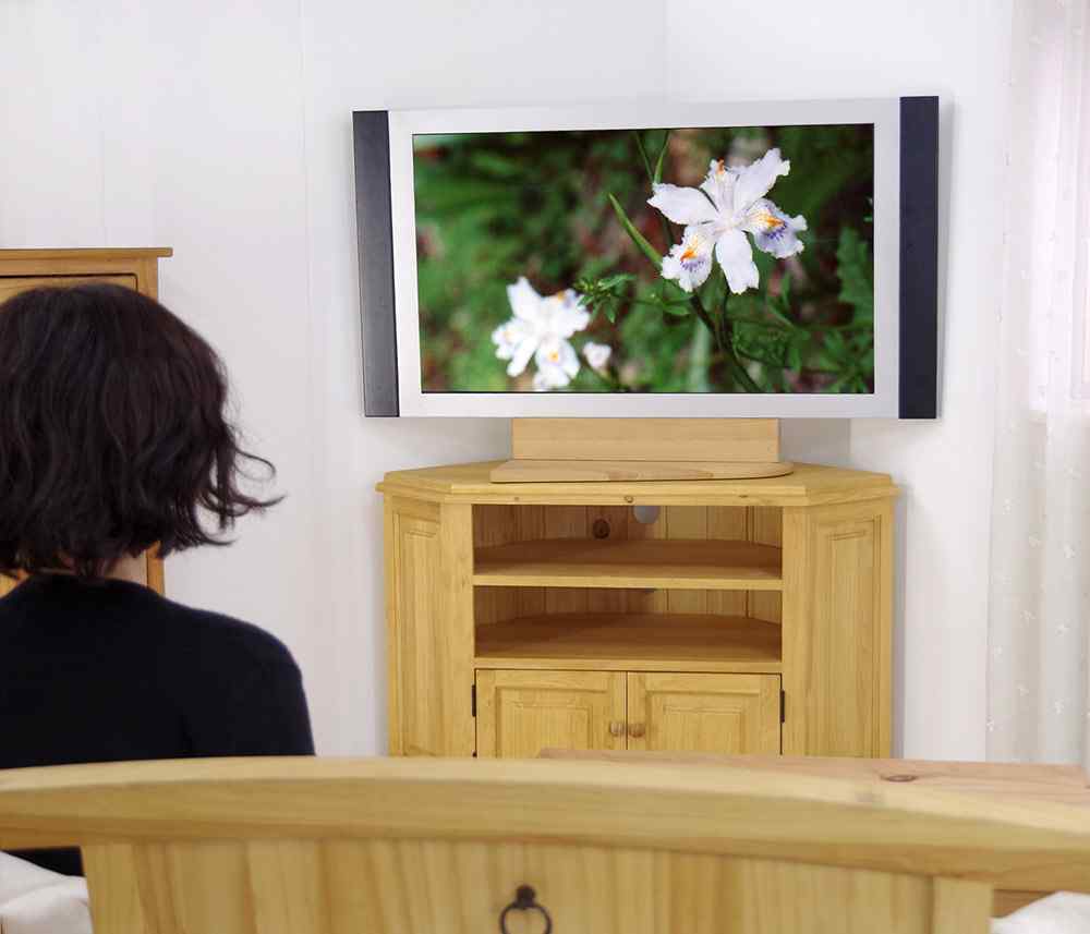 値段もお手ごろで大きなTVも置けるコーナーテレビボード